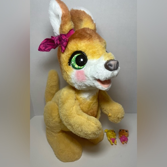 FurReal Mama Josie The Kangaroo-Talks-With 2 Babies-14in-Great Condition - Picture 9 of 12